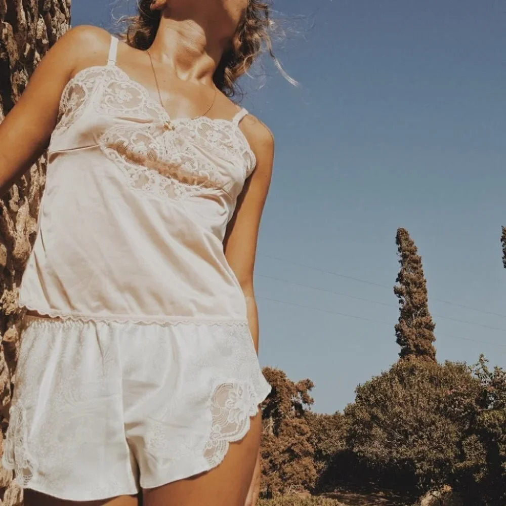 Vintage - NWT Pastel Peach Lace Trimmed Camisole Tank Top